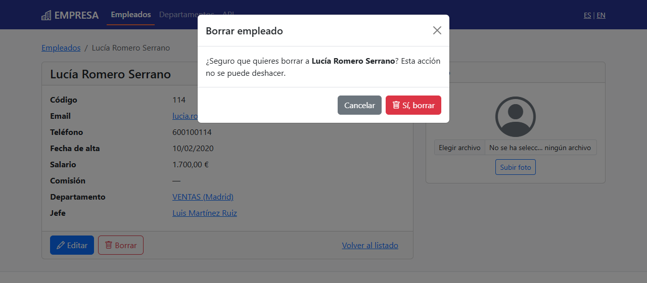 Ventana modal de Bootstrap preguntando si se quiere borrar a Lucía Romero Serrano con los botones Cancelar y Sí, borrar